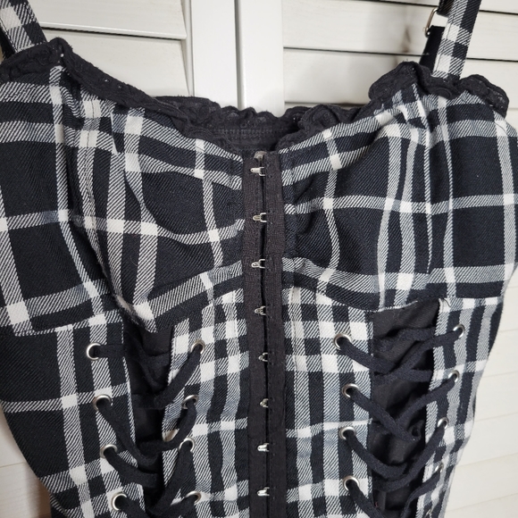 Royal Bones Tripp NYC Black/White Plaid Lace Up Corset Top XS EUC HOT TOPIC GOTH - Picture 4 of 14
